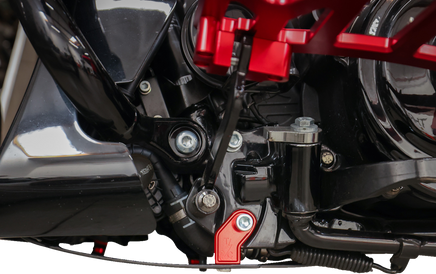 THRASHIN SUPPLY CO. Skid Plate - Carbon Fiber/Forged - With Red Brackets - FLHX/FLTRX TSC-3035-2